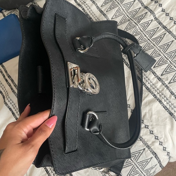 Used - Picture 2 of 4